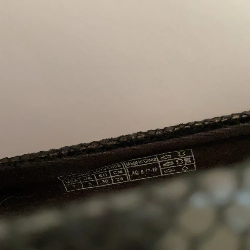 Vionic Shoes Cabello Black Snake Print Pointed Toe Flats Shoes Women's Size 7 - Picture 12 of 12